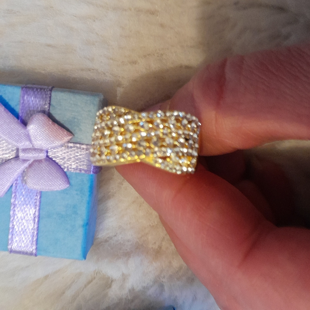 Gold Rhinostone Ring NWOT - Picture 2 of 4